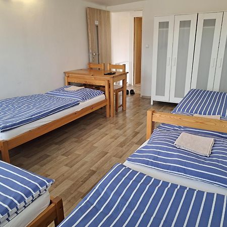 Apartman Plasy Luaran gambar