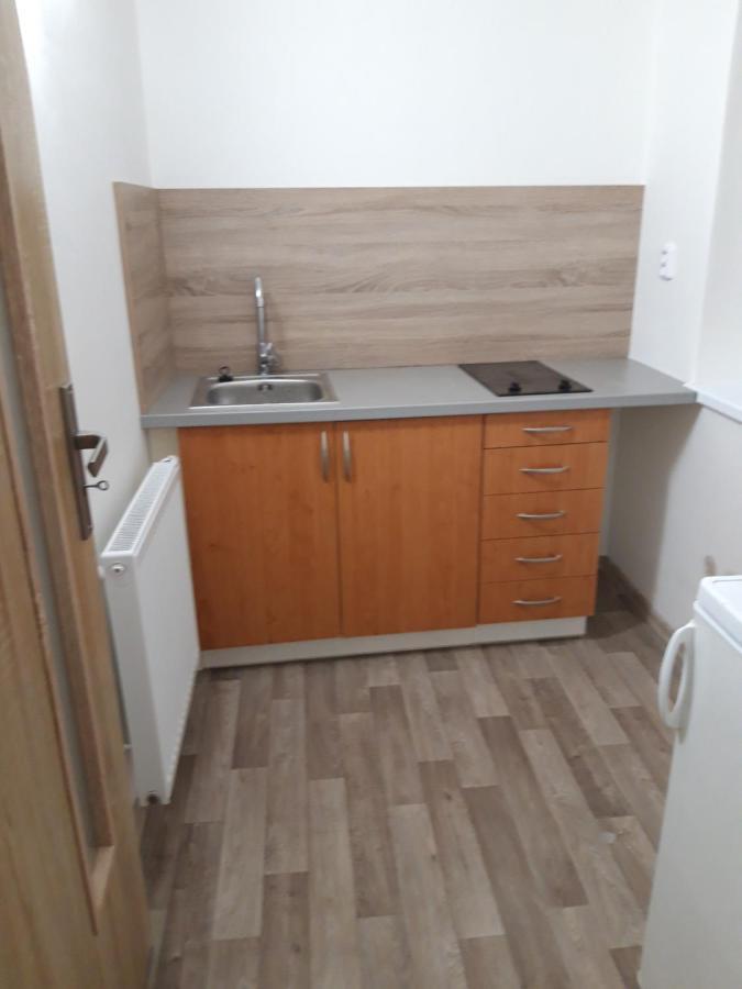 Apartman Plasy Luaran gambar